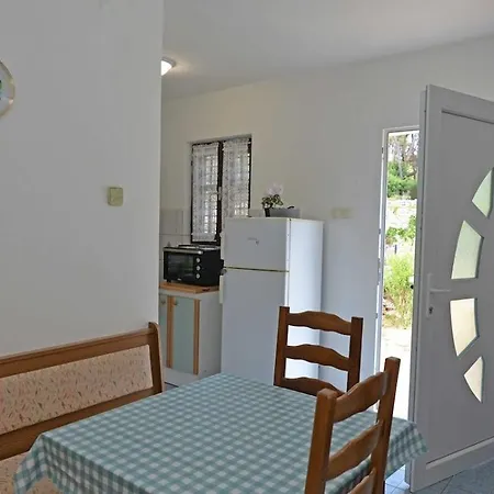 Guest house Antunovic 3*