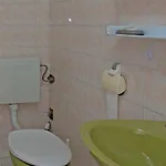 Antunovic בית הארחה וולי לוסיניי